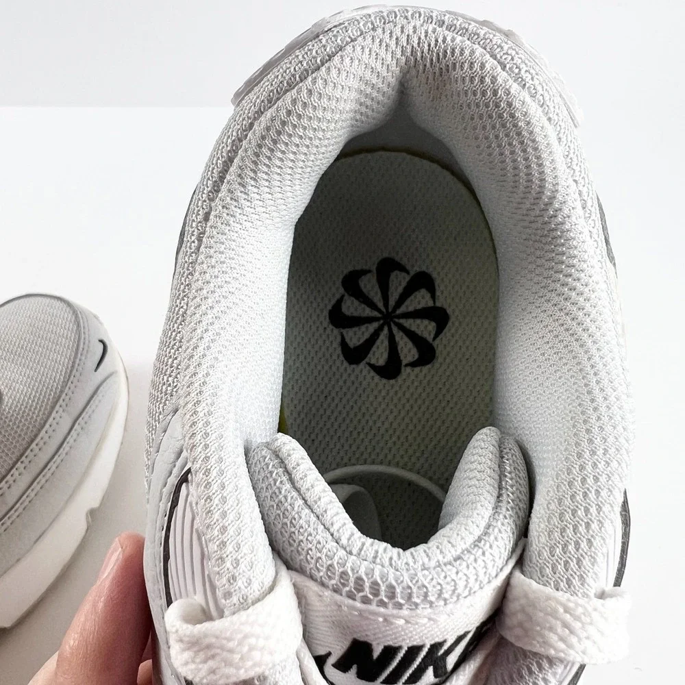 NIKE AIR‎ MAX 90 Size Womens's 8.5 Tennis Shoe Youth 7 US  HF5181-001